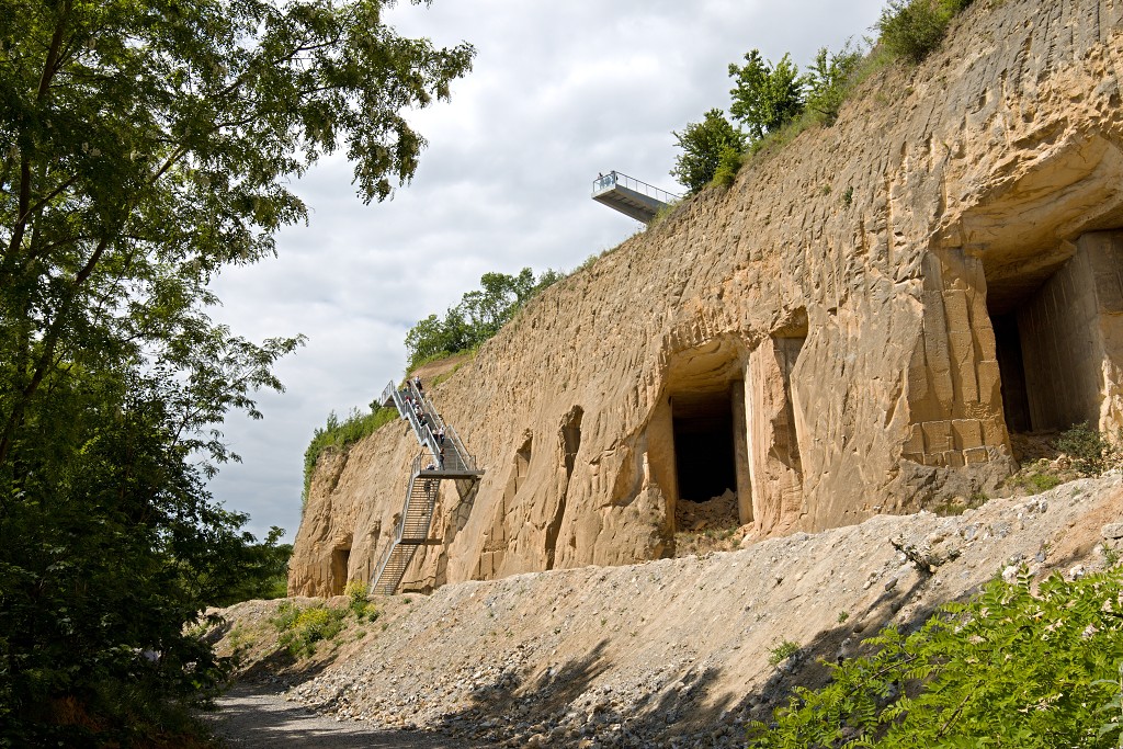 sint pietersberg limburg hdr landschap Fort Sint Pieter enci groeve Kasteelruine Lichtenberg kalksteen grotten mergel natuurmonumenten